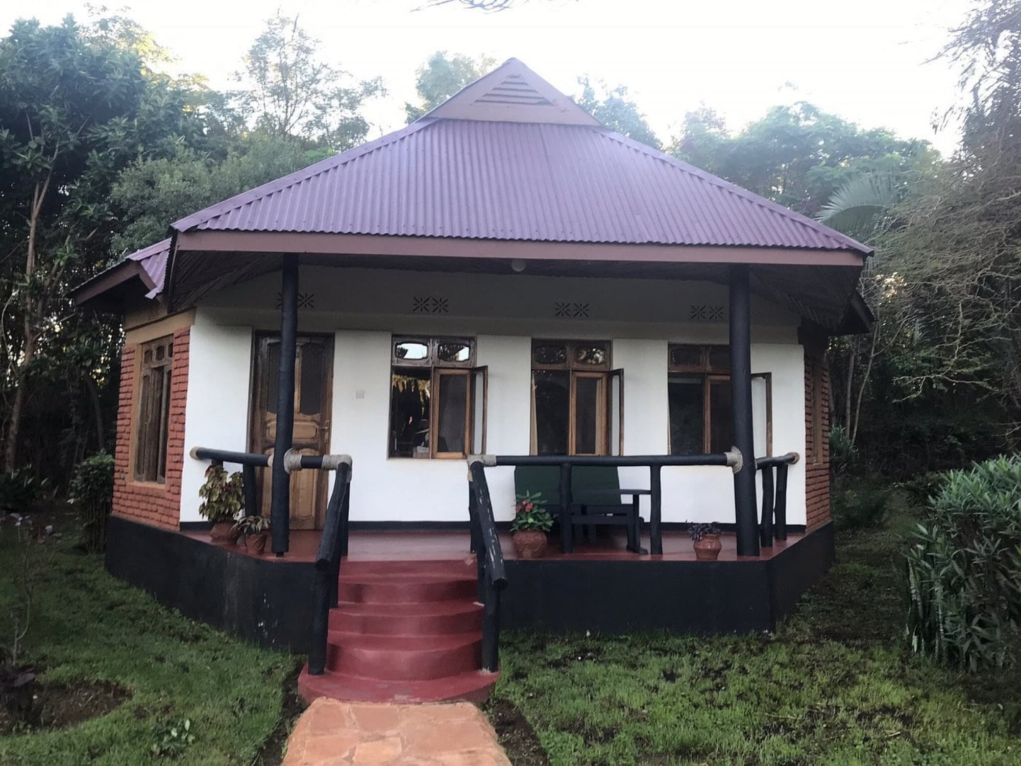 Bougainvillea Safari Lodge, Karatu — 2